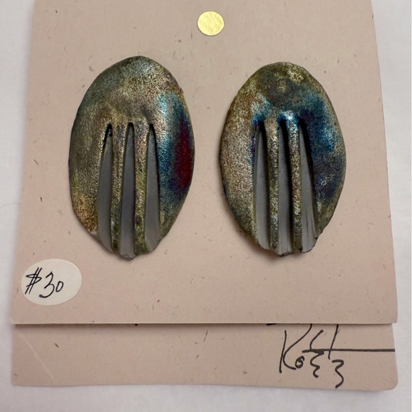 🔴 Pizzazz Handmade clip on earrings - Picture 3 of 6